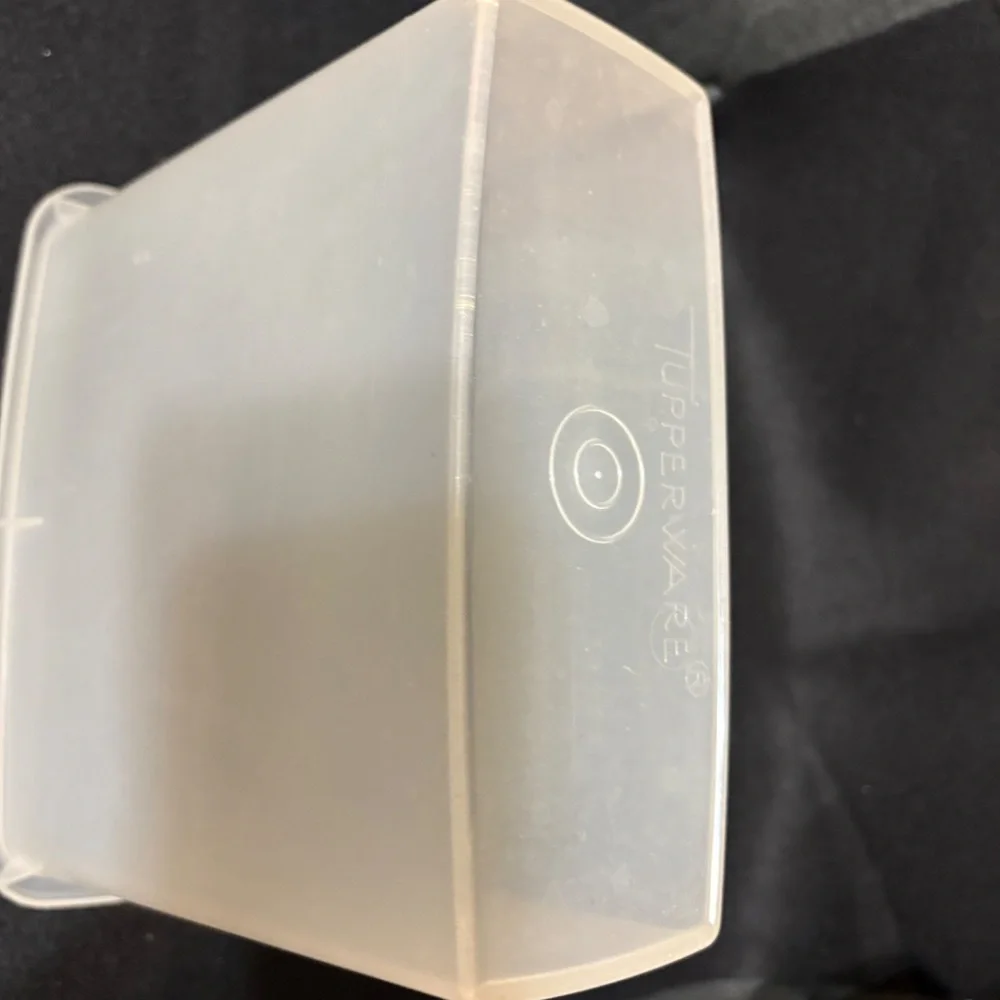 TUPPERWARE Clear Food Storage 8.25